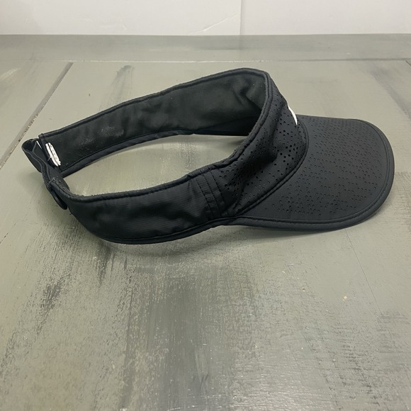 Nike AeroBill Women's black Visor Hat Adjustable Golf Tennis One Size Fits most - Picture 2 of 9